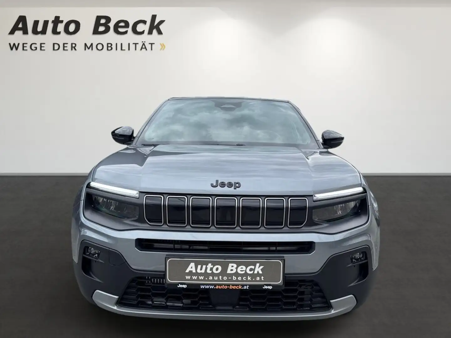 Jeep Avenger 1,2 e-Hybrid Black Edition Grau - 2