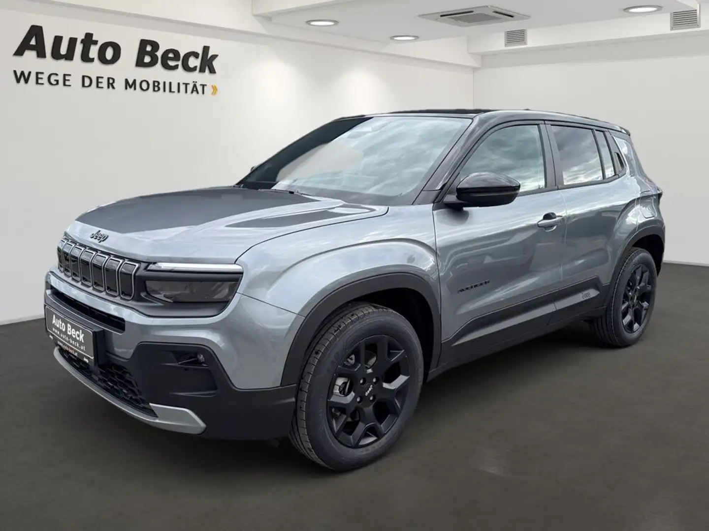 Jeep Avenger 1,2 e-Hybrid Black Edition Grau - 1