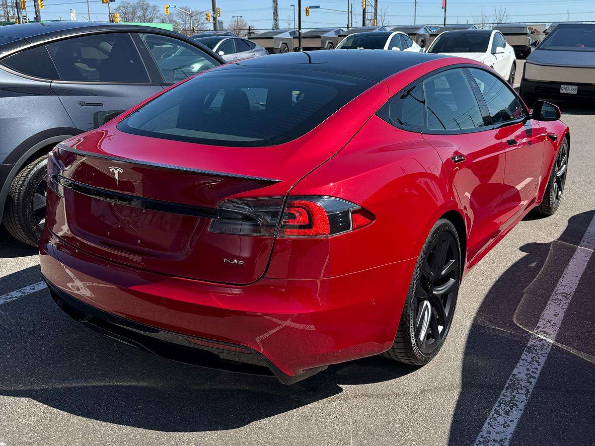 2021 Tesla Model S Plaid AWD alt 3