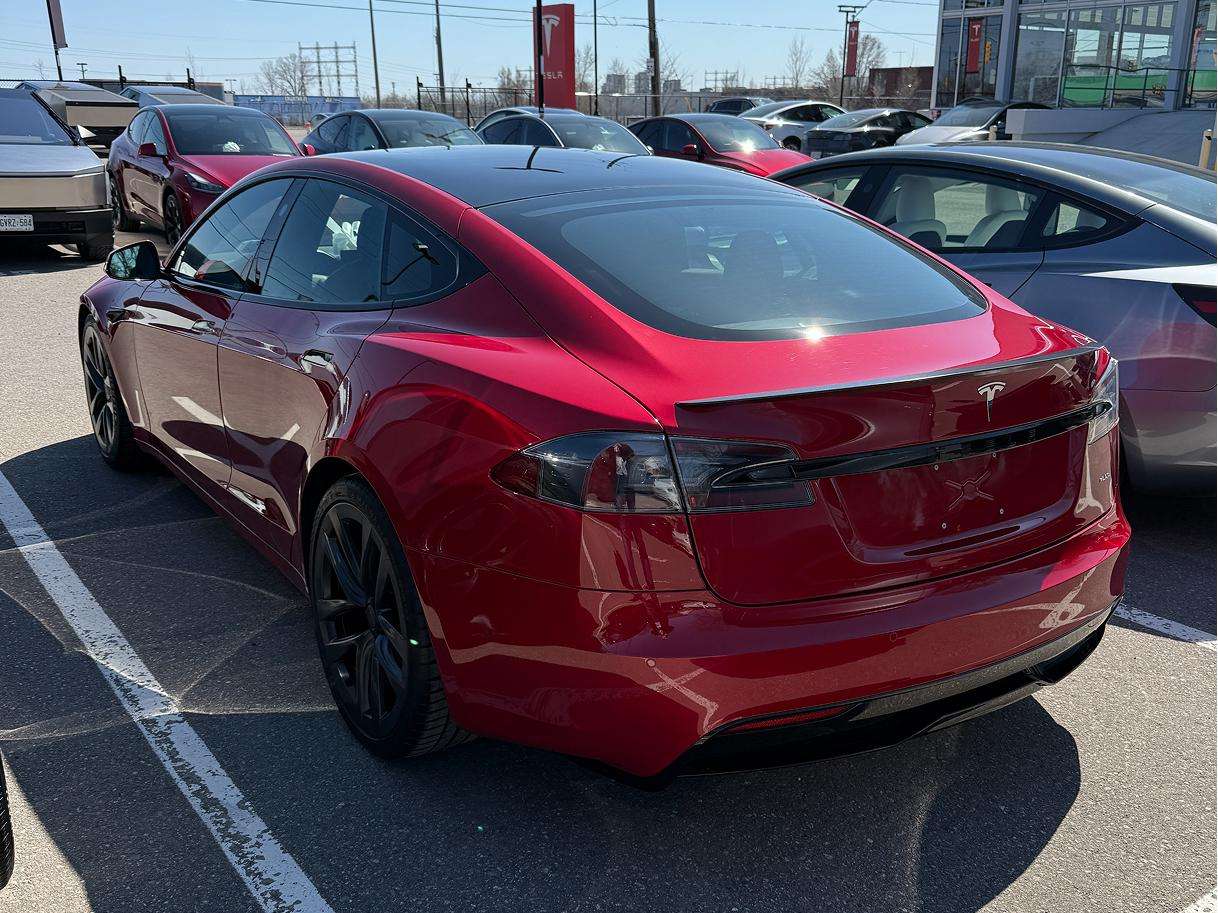 2021 Tesla Model S Plaid AWD alt 4