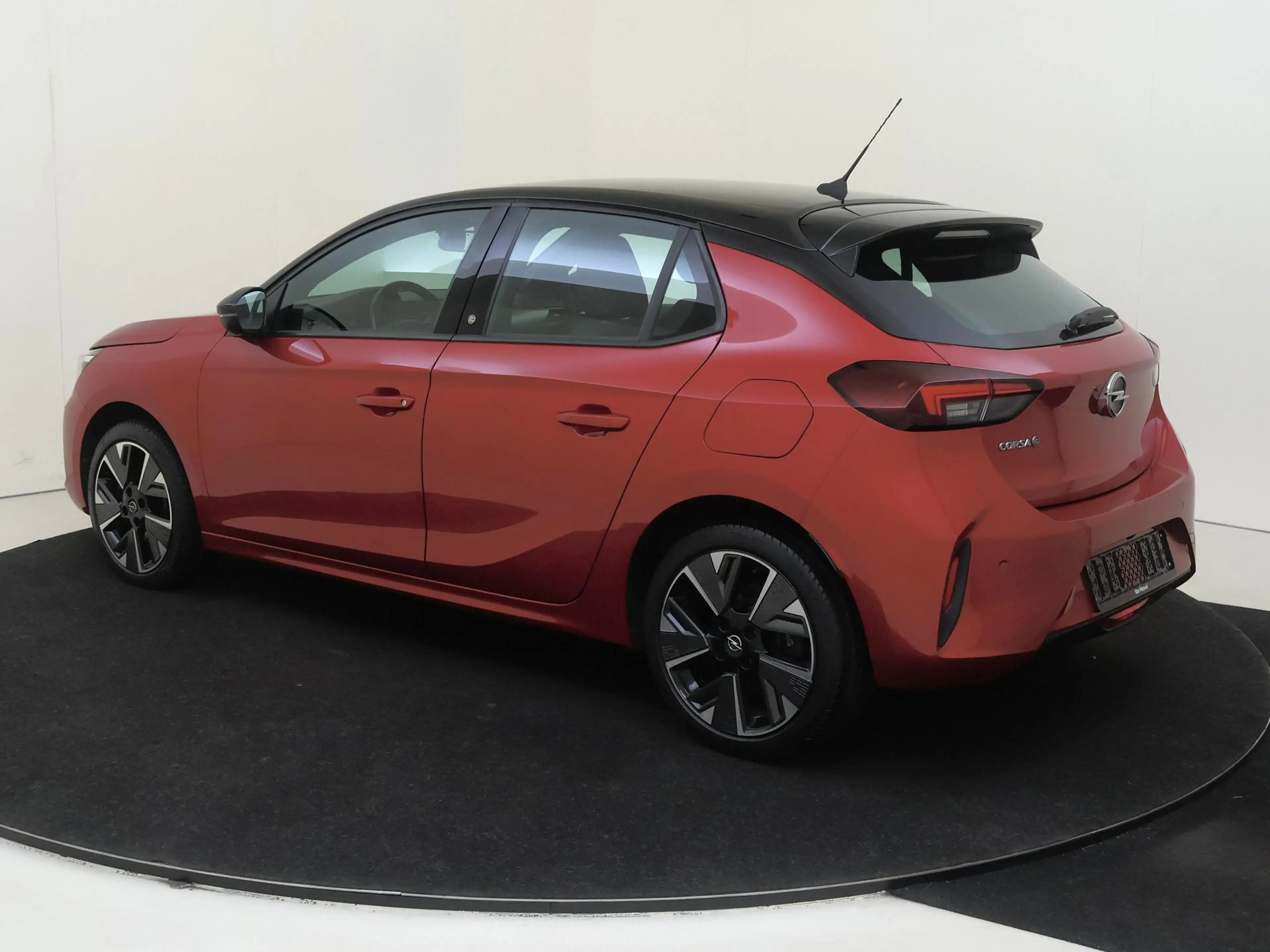 Opel Corsa-e GS Line 50 kWh Navigatie | Cruise control | LM vel — photo 3