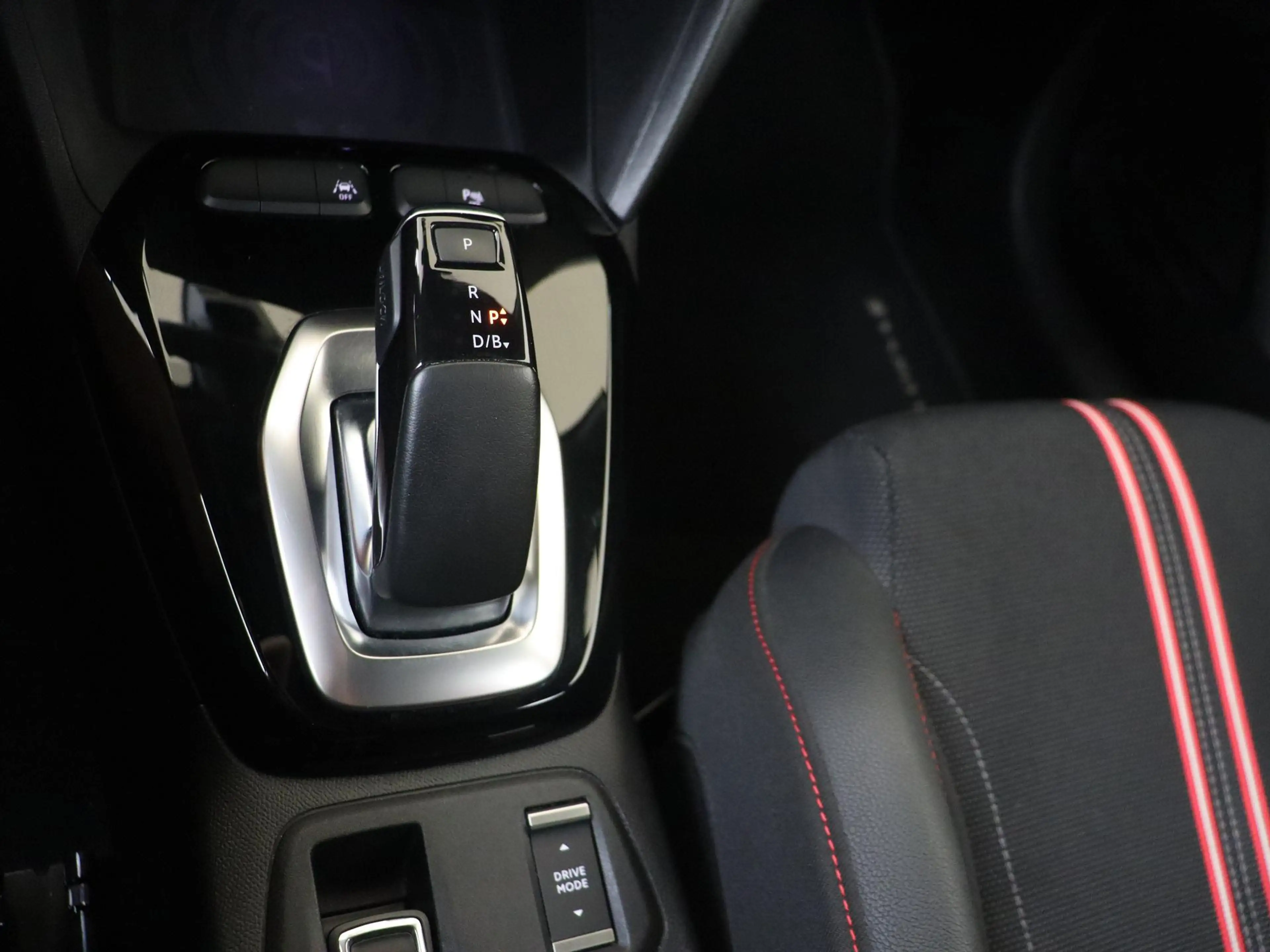 Opel Corsa-e GS Line 50 kWh Navigatie | Cruise control | LM vel — photo 14