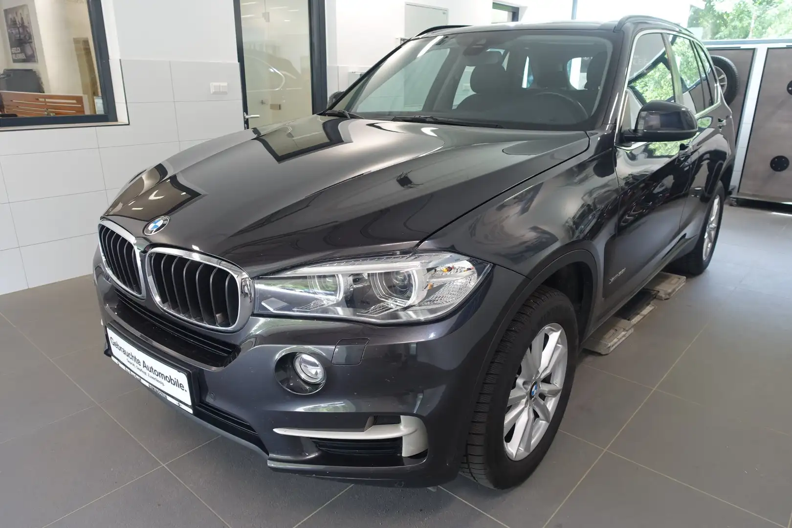 BMW X5 xDrive35i Grau - 1