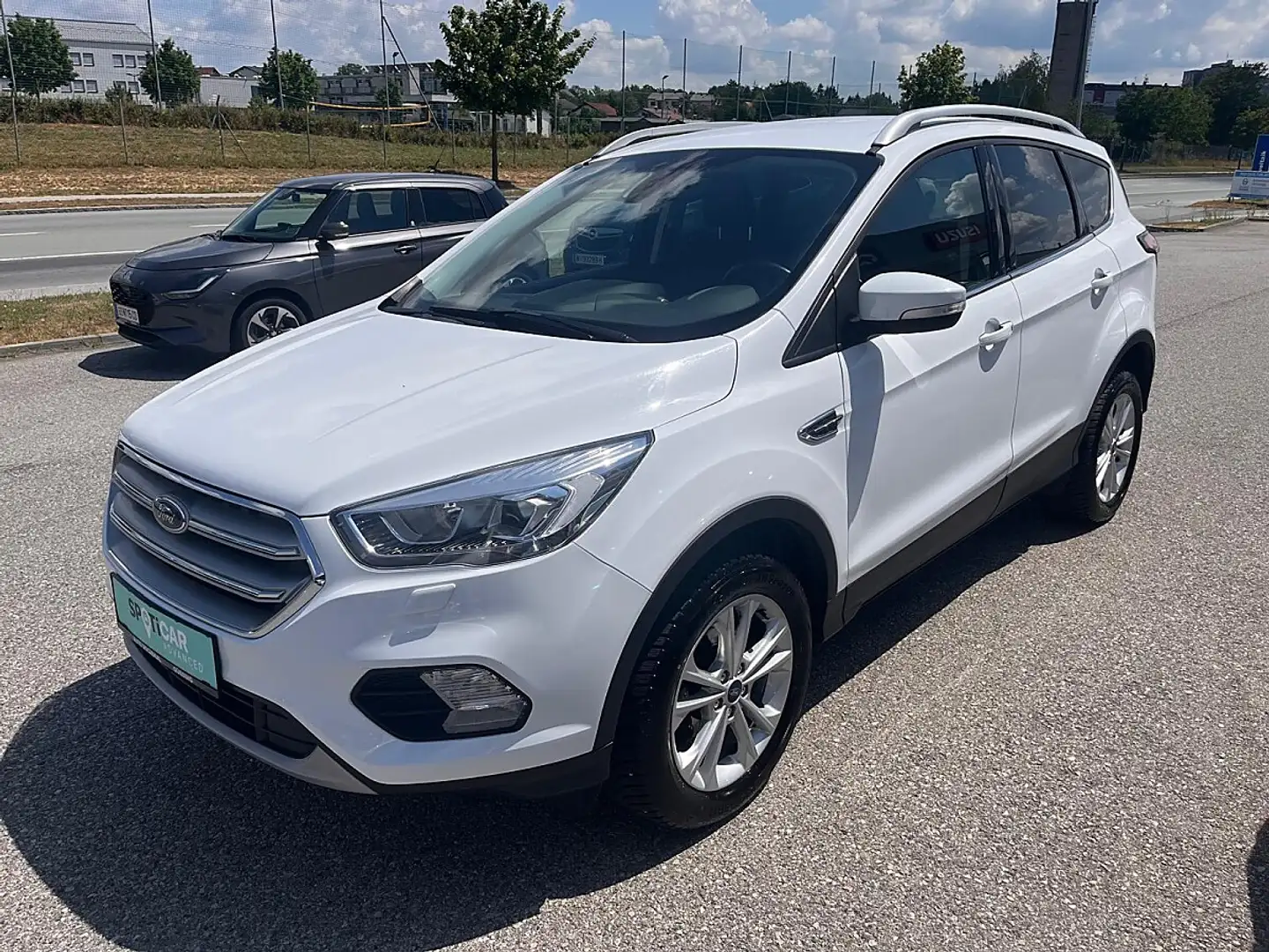 Ford Kuga 1,5 EcoBoost Titanium Weiß - 1