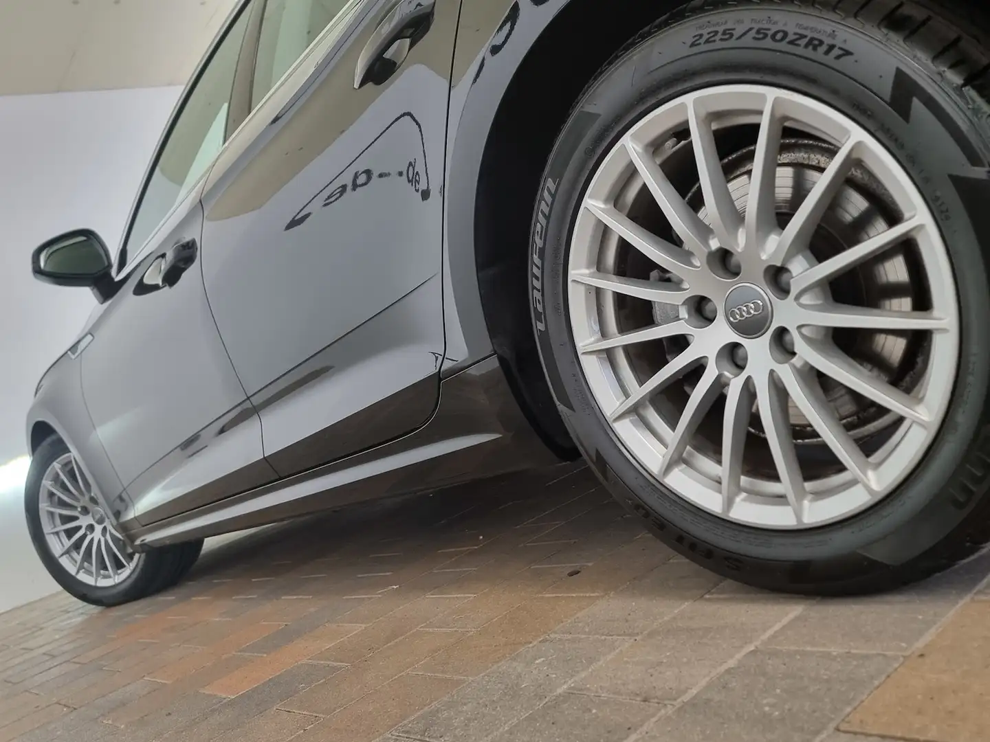 Audi A5 35 TFSI DSG LED SHZ Navi Leder Tempomat Schwarz - 2