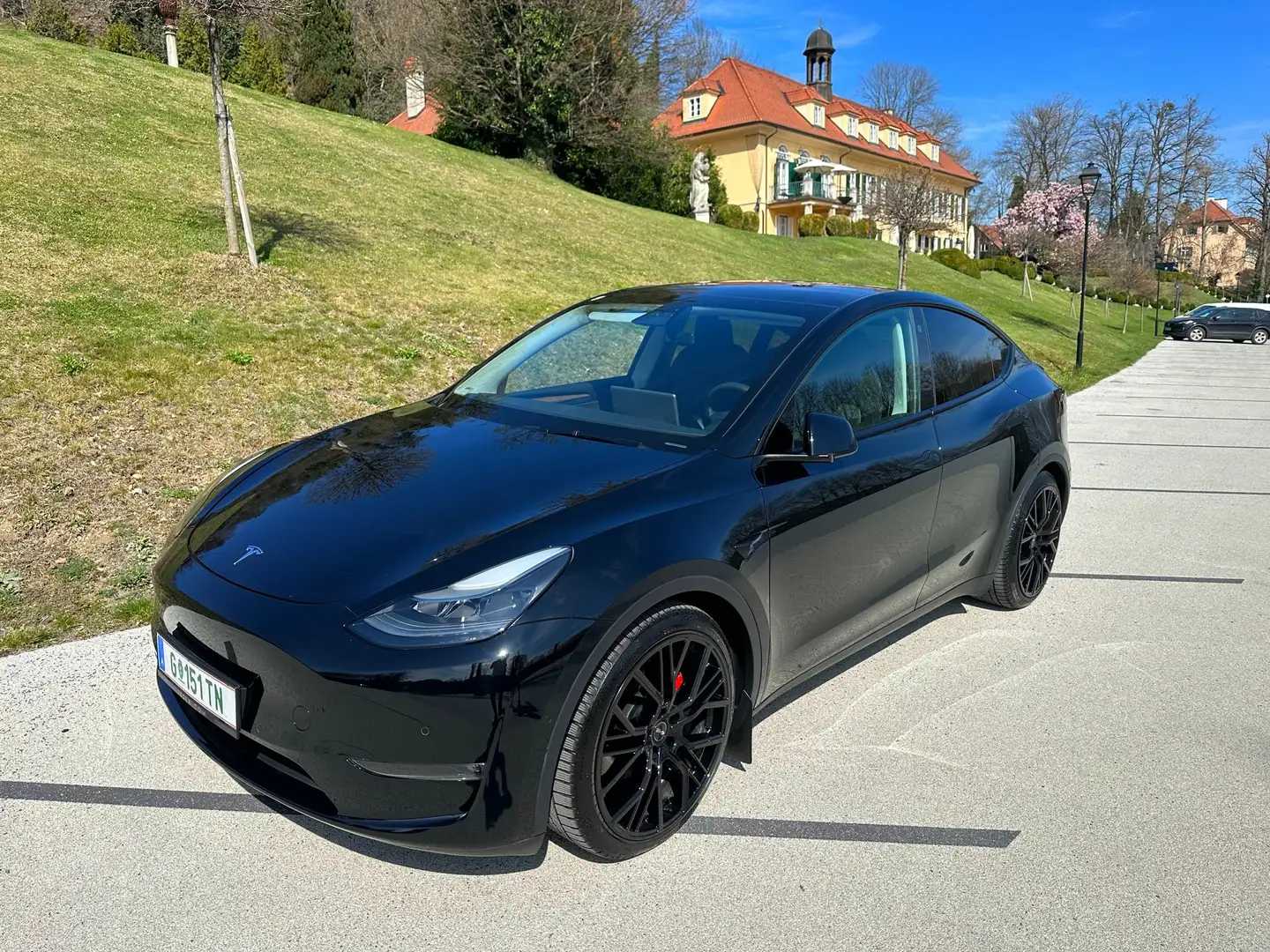 Tesla Model Y AWD 75kWh Performance Schwarz - 2