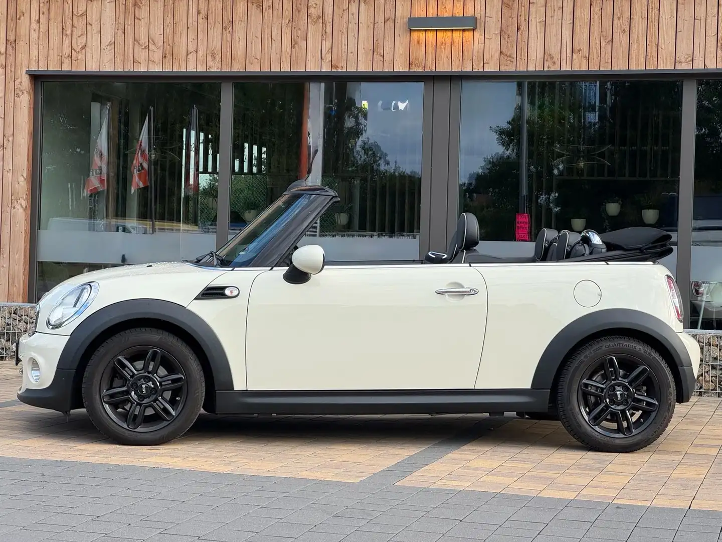 MINI Cooper Cabrio Cooper Beige - 2