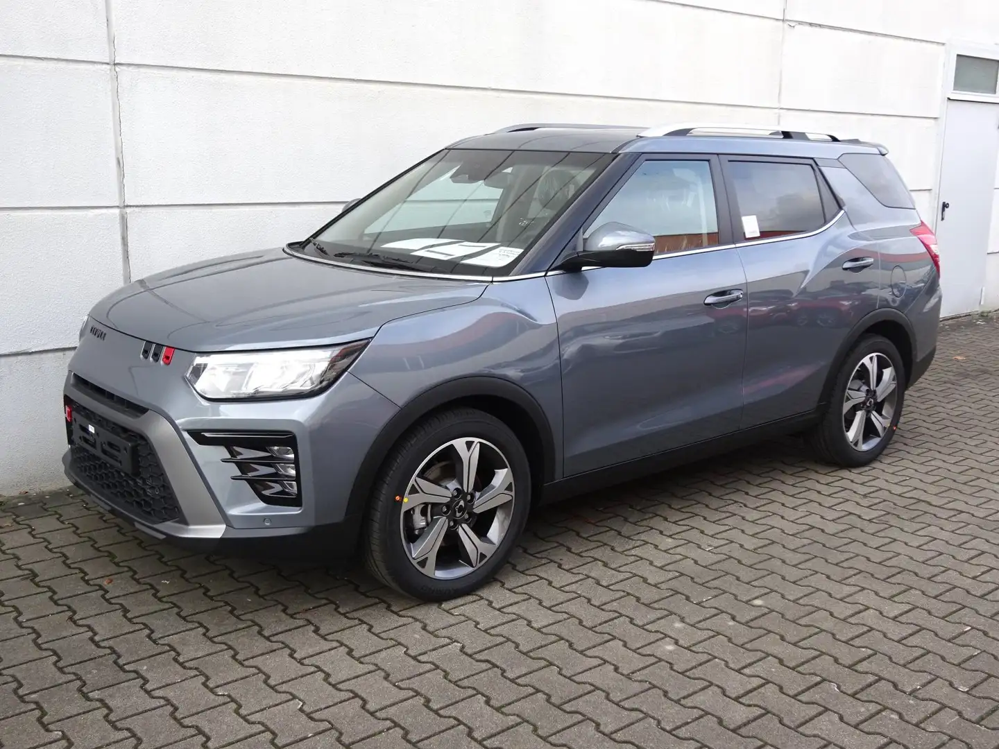 KGM Tivoli Tivoli Grand 1,5 T-GDI 2WD AT Sapphire  TotwAss Gs Grau - 2