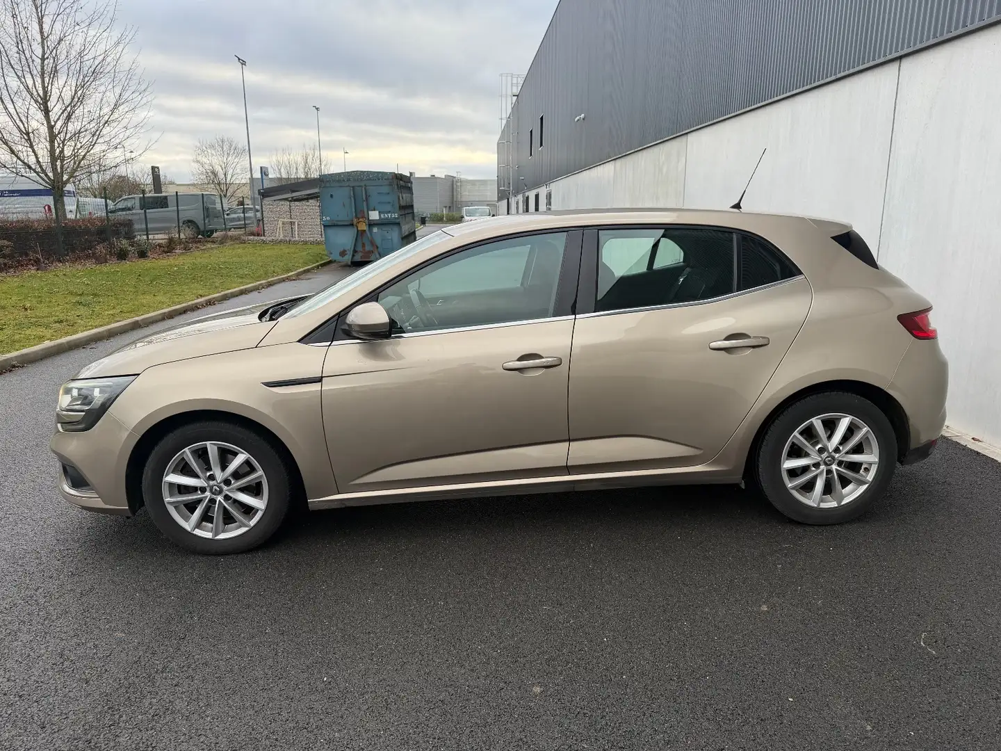 Renault Megane Mégane IV Berline dCi 130 Energy Zen Beige - 2