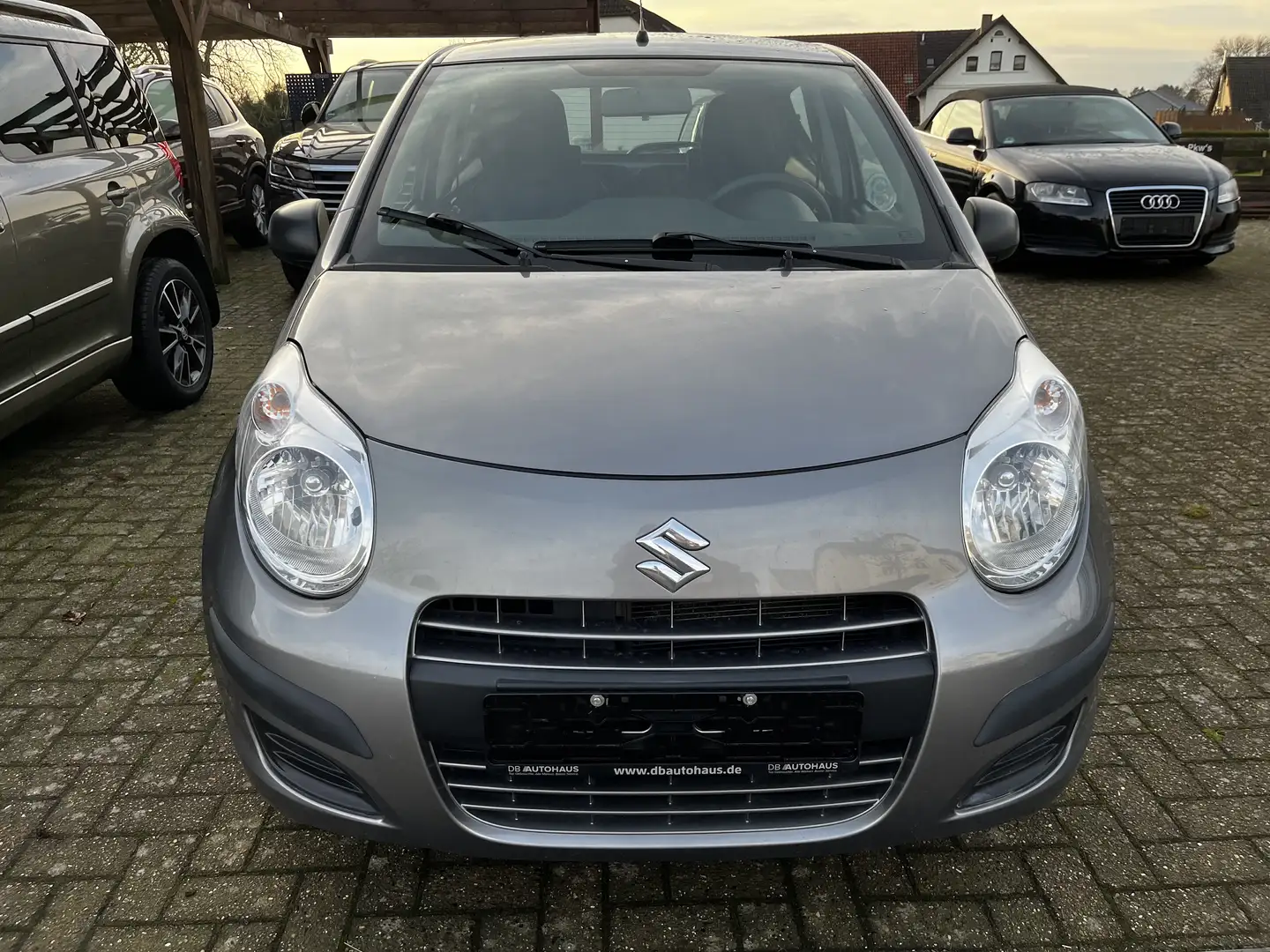 Suzuki Alto Basis Grau - 2