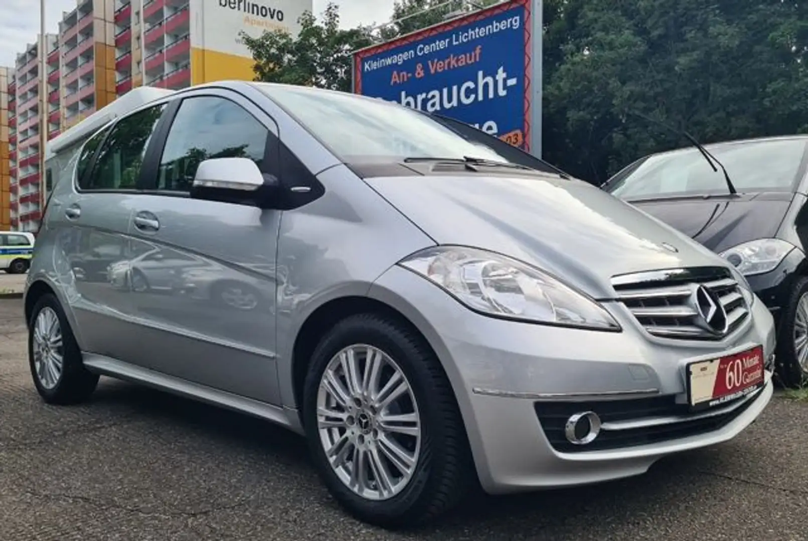 Mercedes-Benz A 180 ELEGANCE Autom/Klima/Temp/Sitzh/PDC/Allw. Zilver - 2