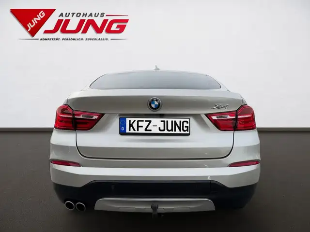 BMW X4 view 9