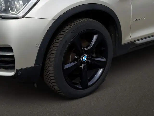 BMW X4 view 3