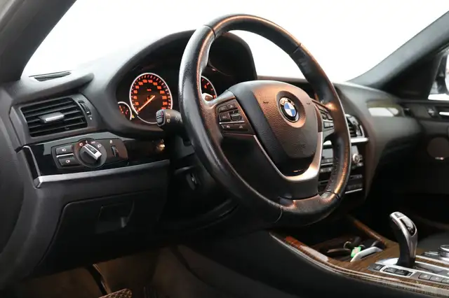 BMW X4 view 12