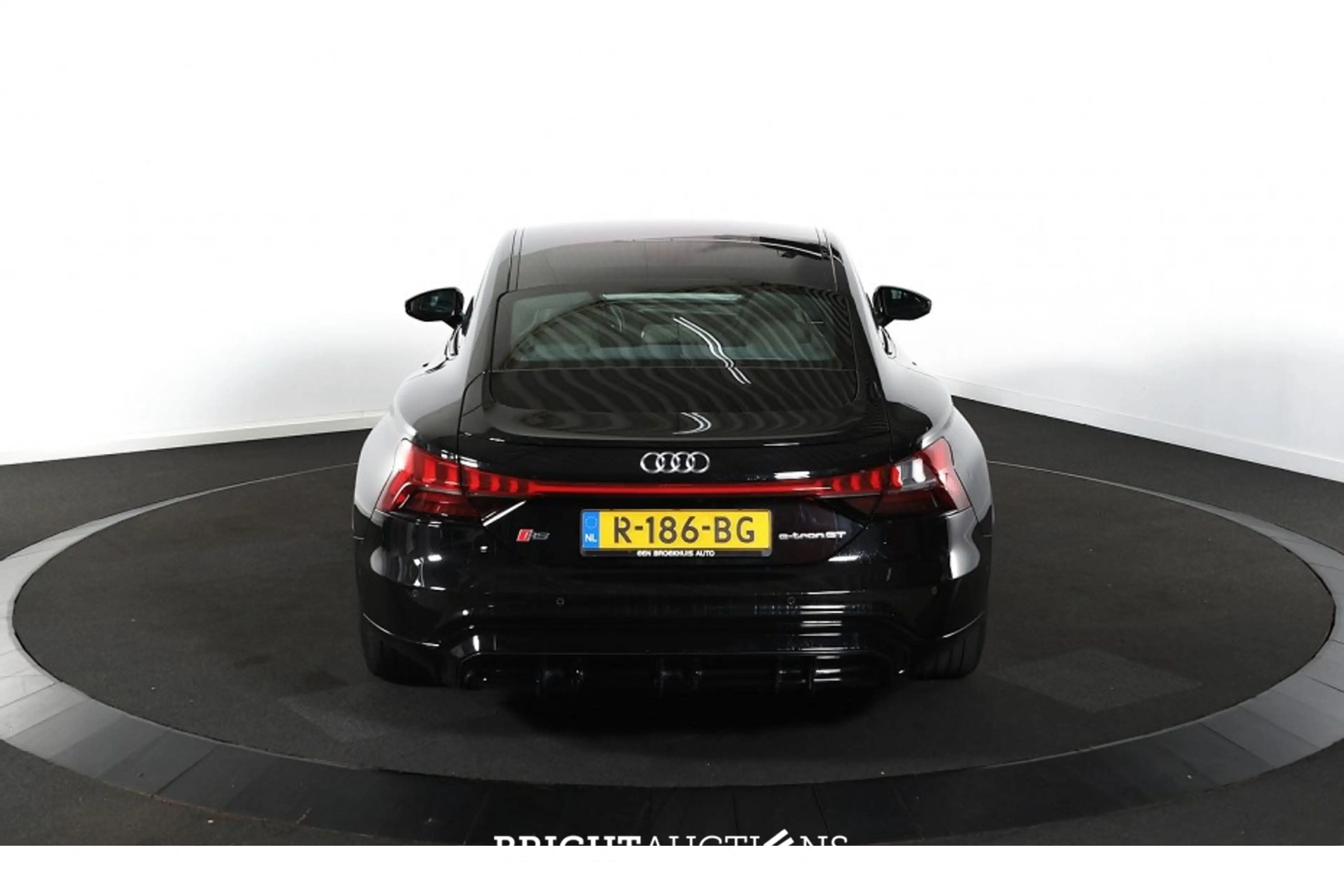 Audi e-tron RS 93 kWh 598PK — photo 5