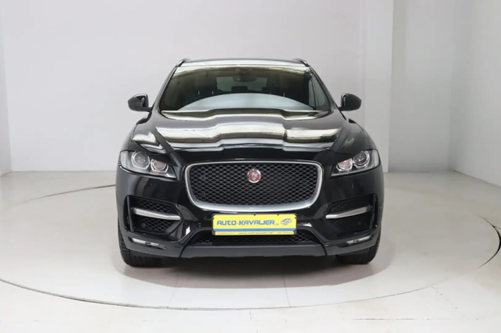 Jaguar F-Pace 25t AWD * Navi * Anhängerk * LED Zwart - 2