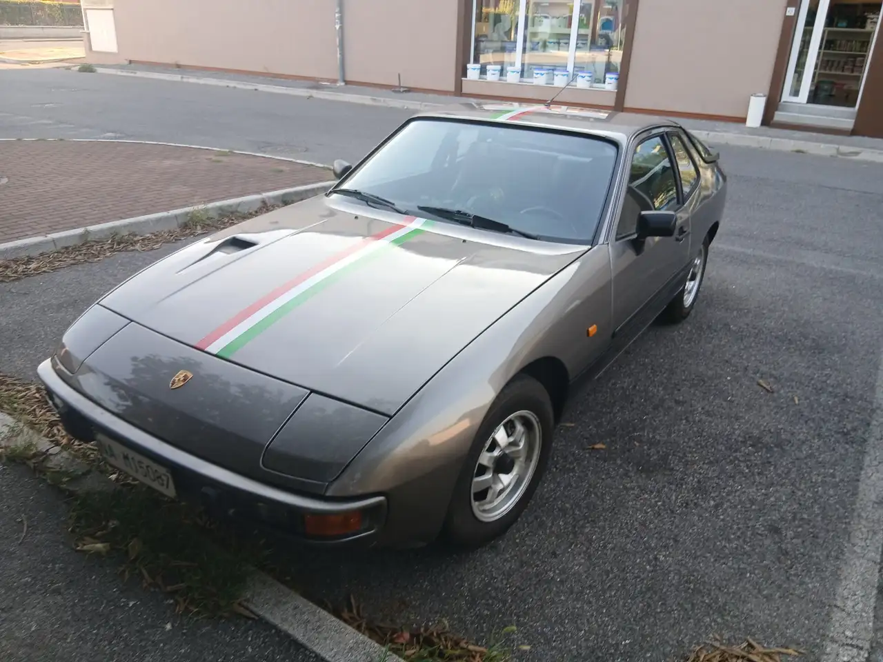 Porsche 924 2.0, foto 1