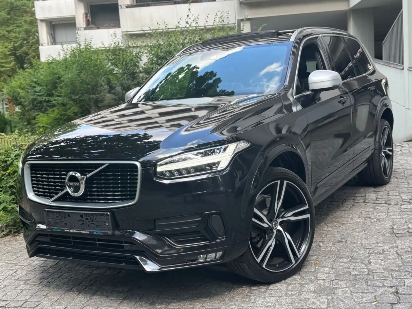 Volvo XC90 R Design AWD/PANO/LED/HUD/360/Luftfederung Schwarz - 1