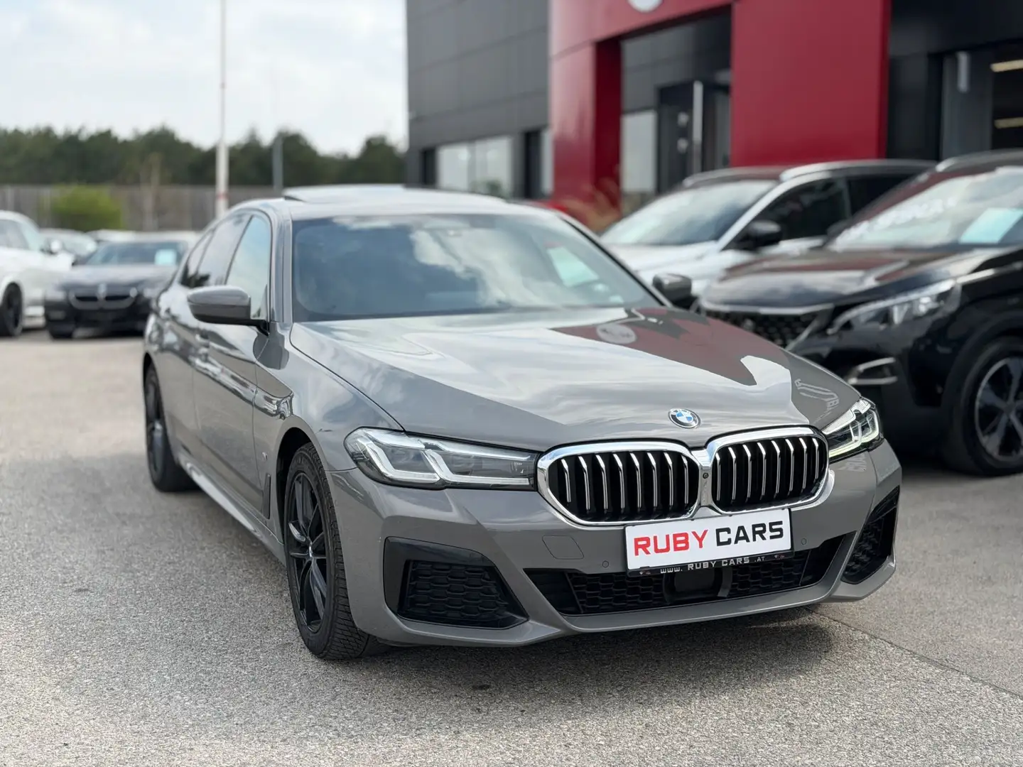 BMW 530 e PHEV Aut. M Sport Sonderlack /360* / Kamera / H Silber - 2
