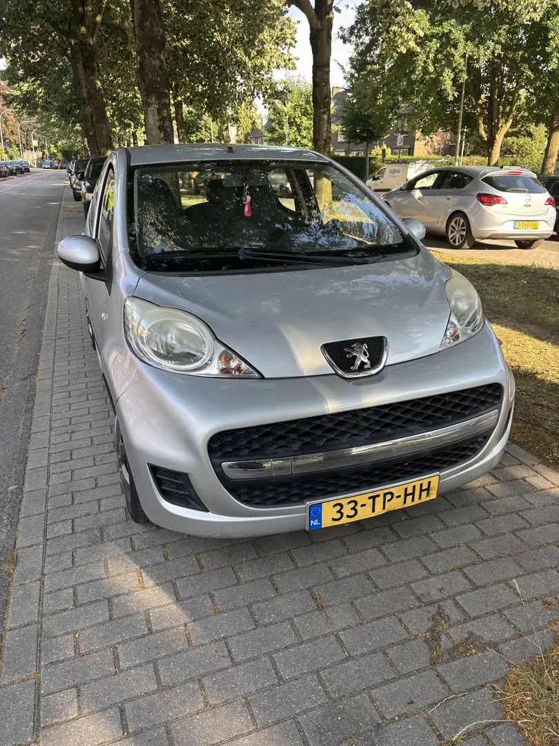Peugeot 107 1.0-12V XS AUTOMAAT Gris - 2