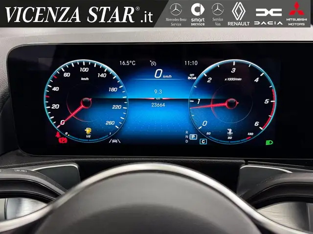 Mercedes-Benz GLB view 10