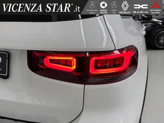 Mercedes-Benz GLB view 4