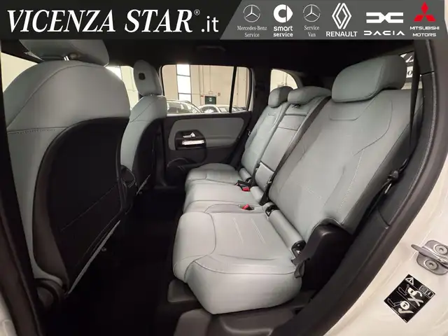 Mercedes-Benz GLB view 8