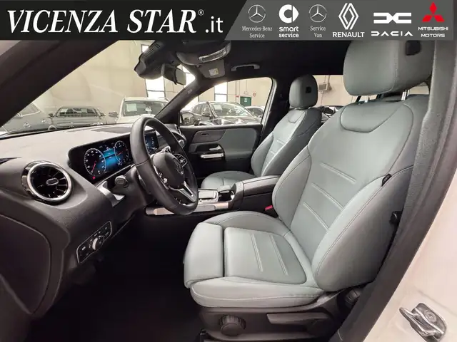 Mercedes-Benz GLB view 6