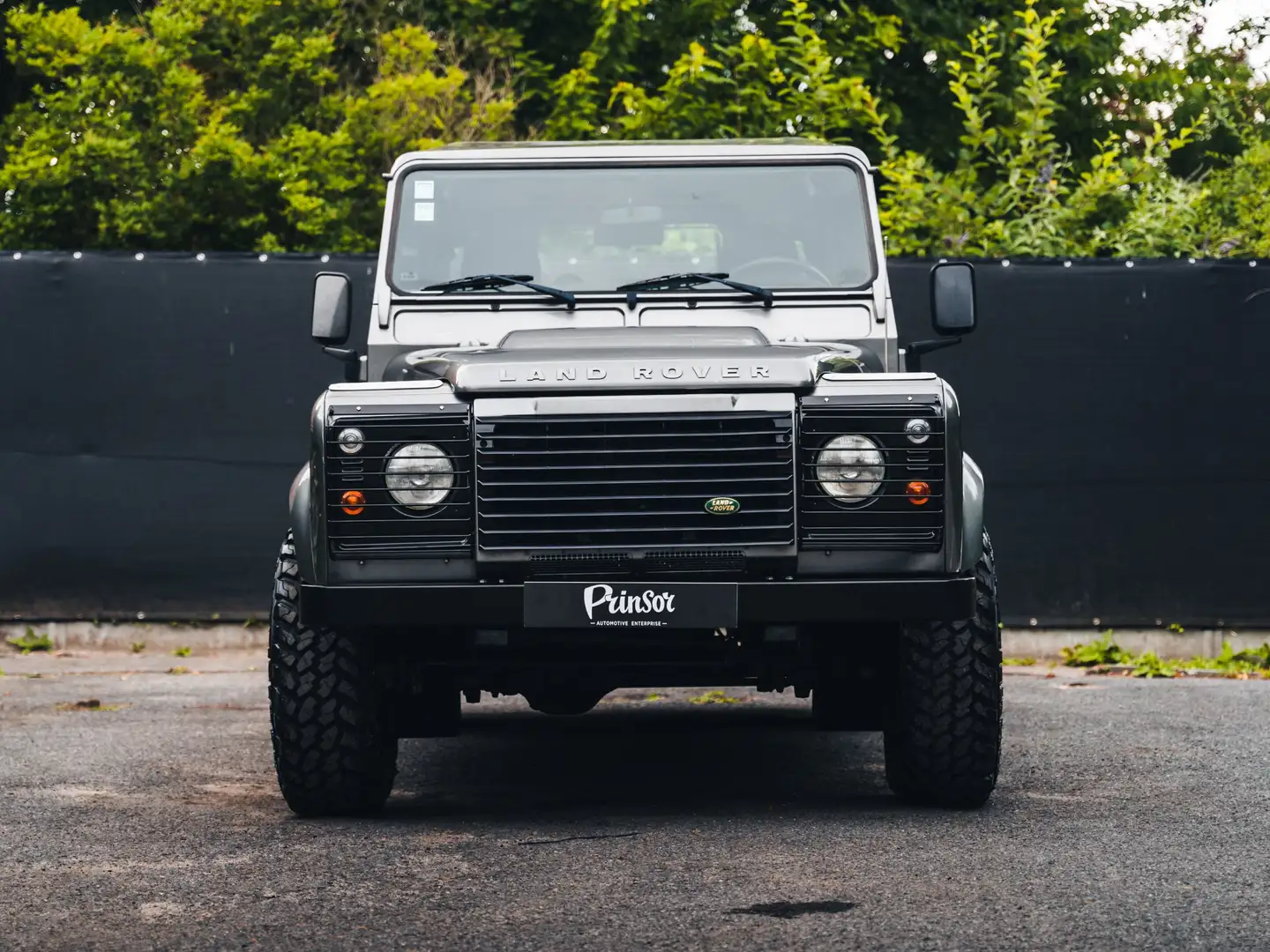 Land Rover Defender Defender 90 TD4 2,4 Gris - 1