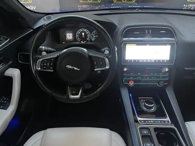Jaguar F-Pace view 11