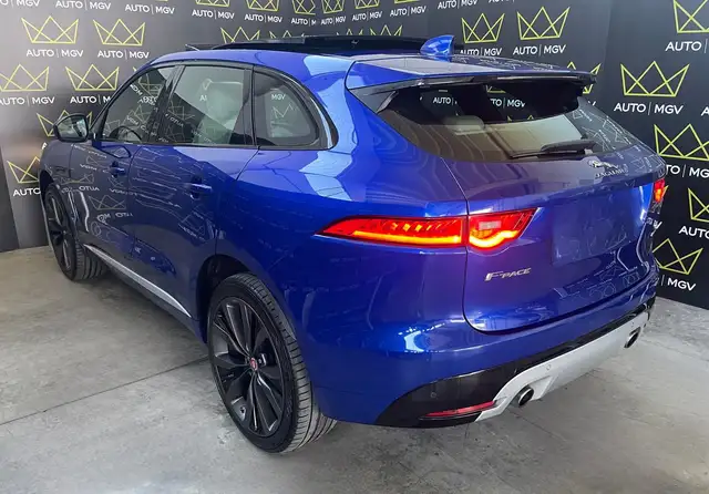 Jaguar F-Pace view 6