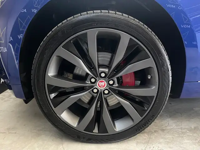 Jaguar F-Pace view 15