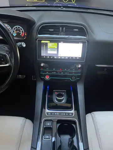 Jaguar F-Pace view 13