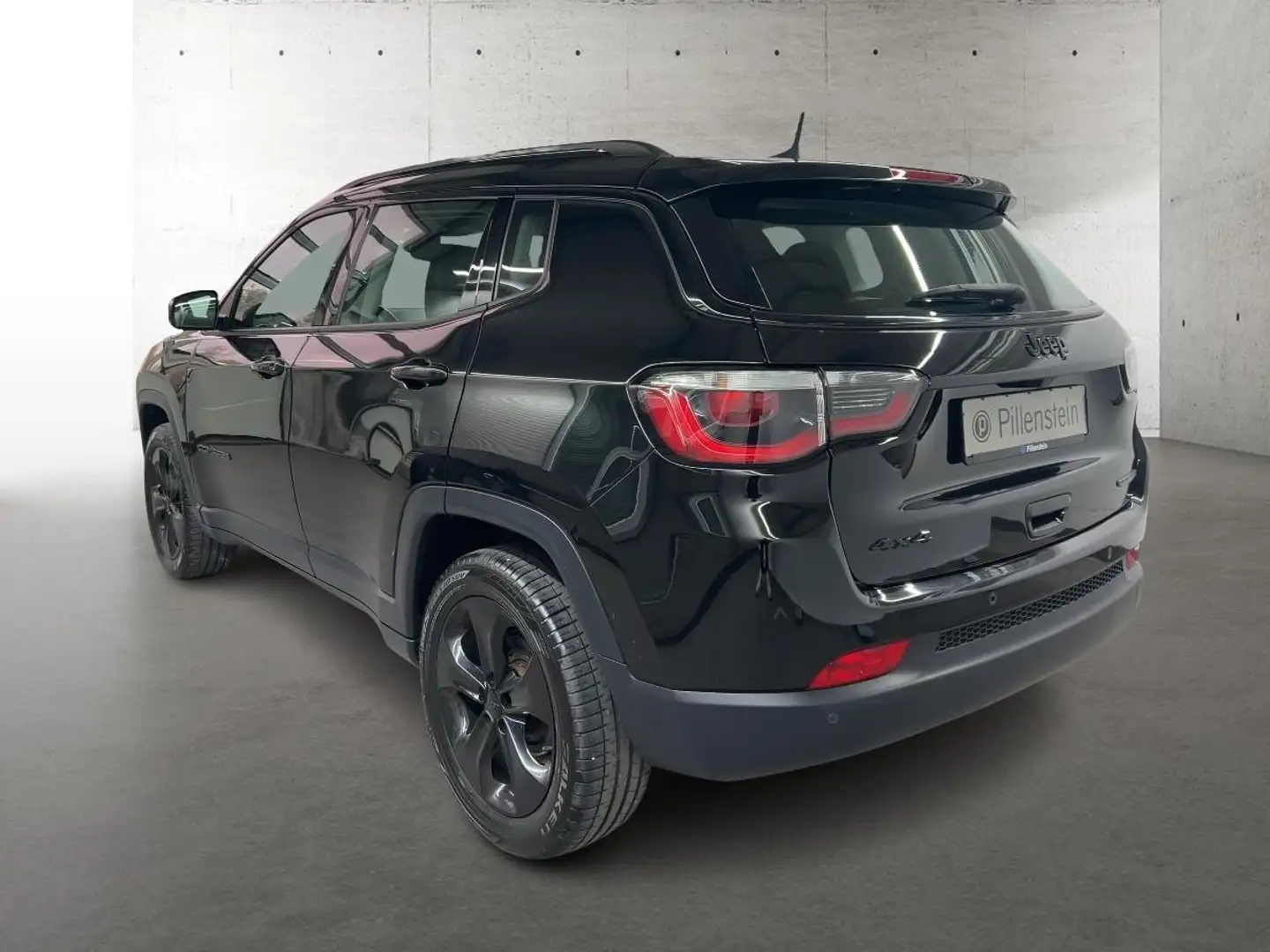 Jeep Compass 2.0 4WD LONGITUDE NAVI+AHK+18"+KAM+SHZ Schwarz - 2