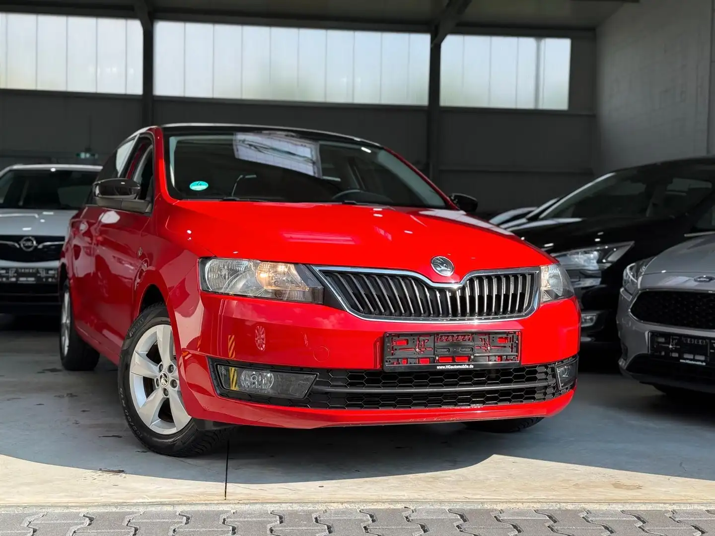 Skoda Rapid/Spaceback Spaceback Ambition SHZ Panorama-Dach Červená - 1