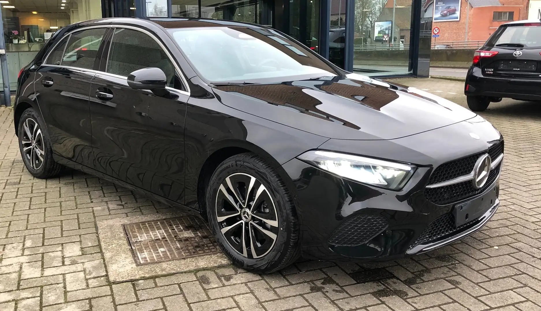 Mercedes-Benz A 180 Camera | Winter Pack | Carplay | 2.188 kms Noir - 1