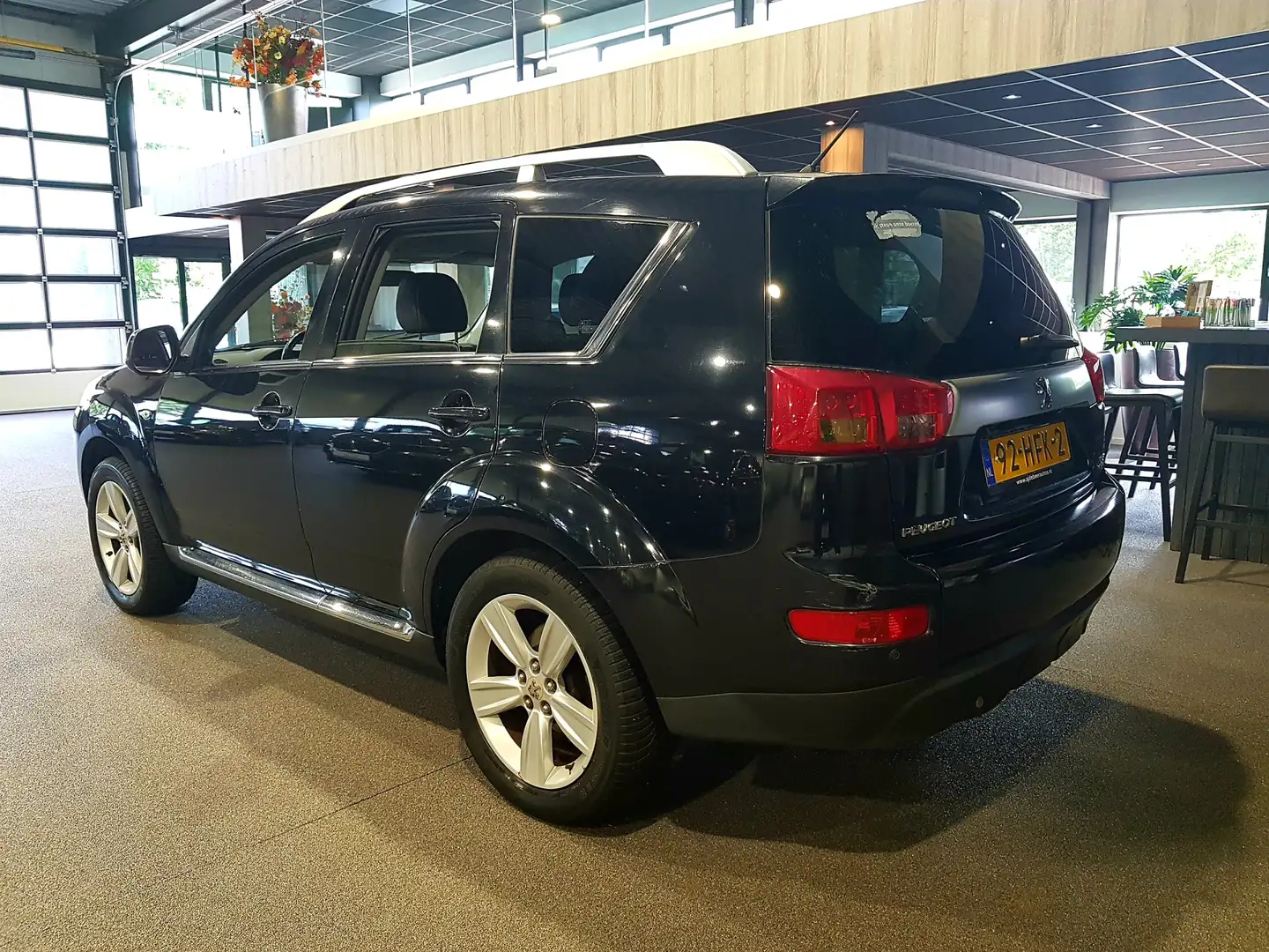Peugeot 4007 2.4 GT 4WD 7pers. Volleder | Navigatie | Xenon | C Schwarz - 2