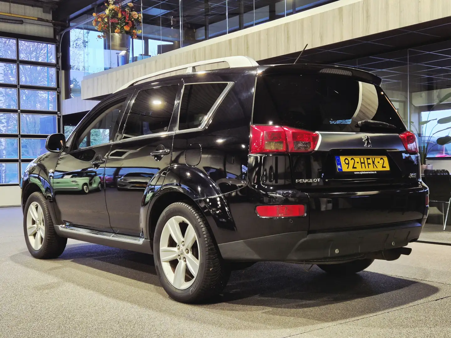 Peugeot 4007 2.4 GT 4WD 7pers. Volleder | Navigatie | Xenon | C Schwarz - 2