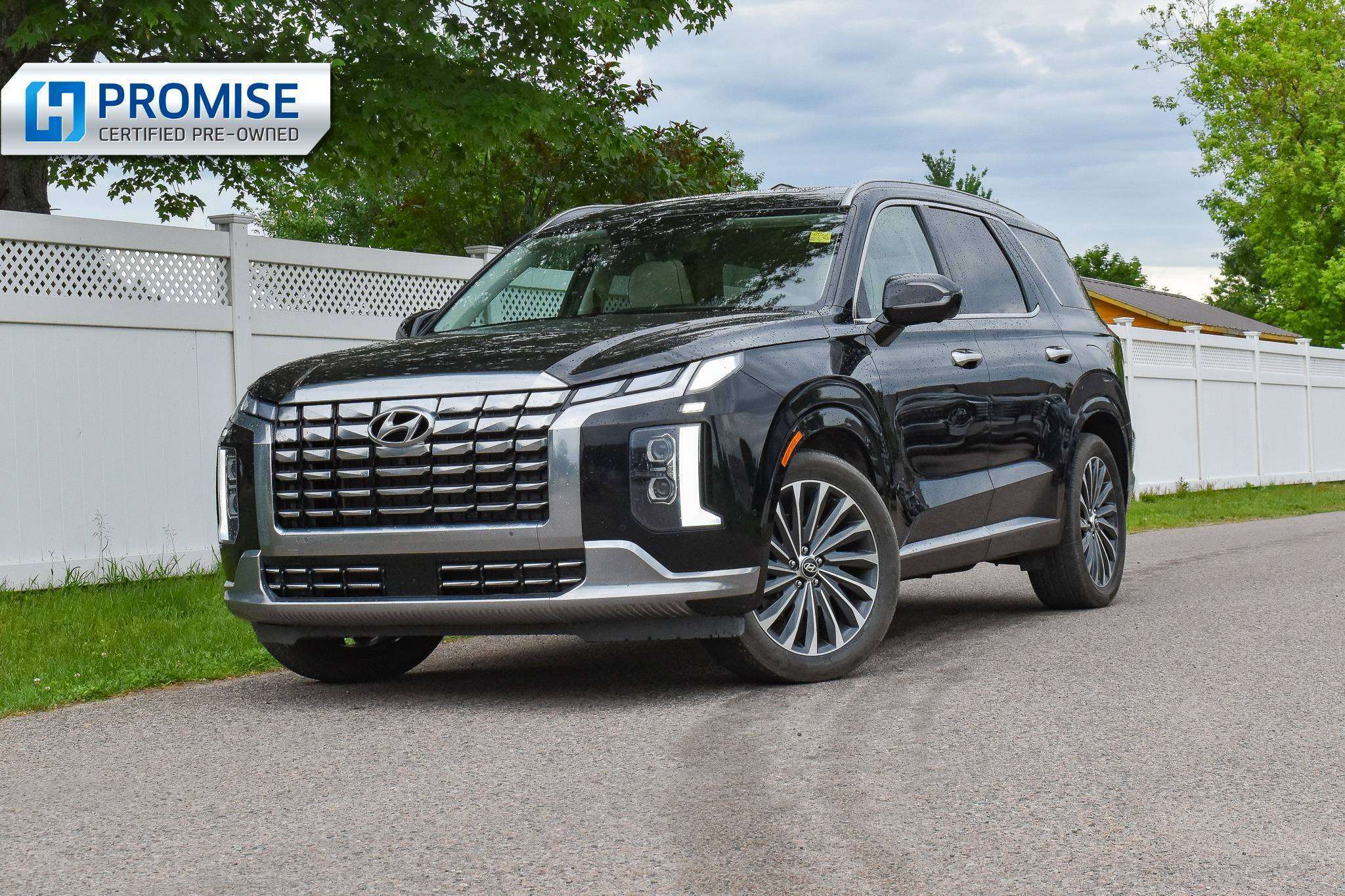 Black 2024 Hyundai Palisade SUV / Crossover  Automatic