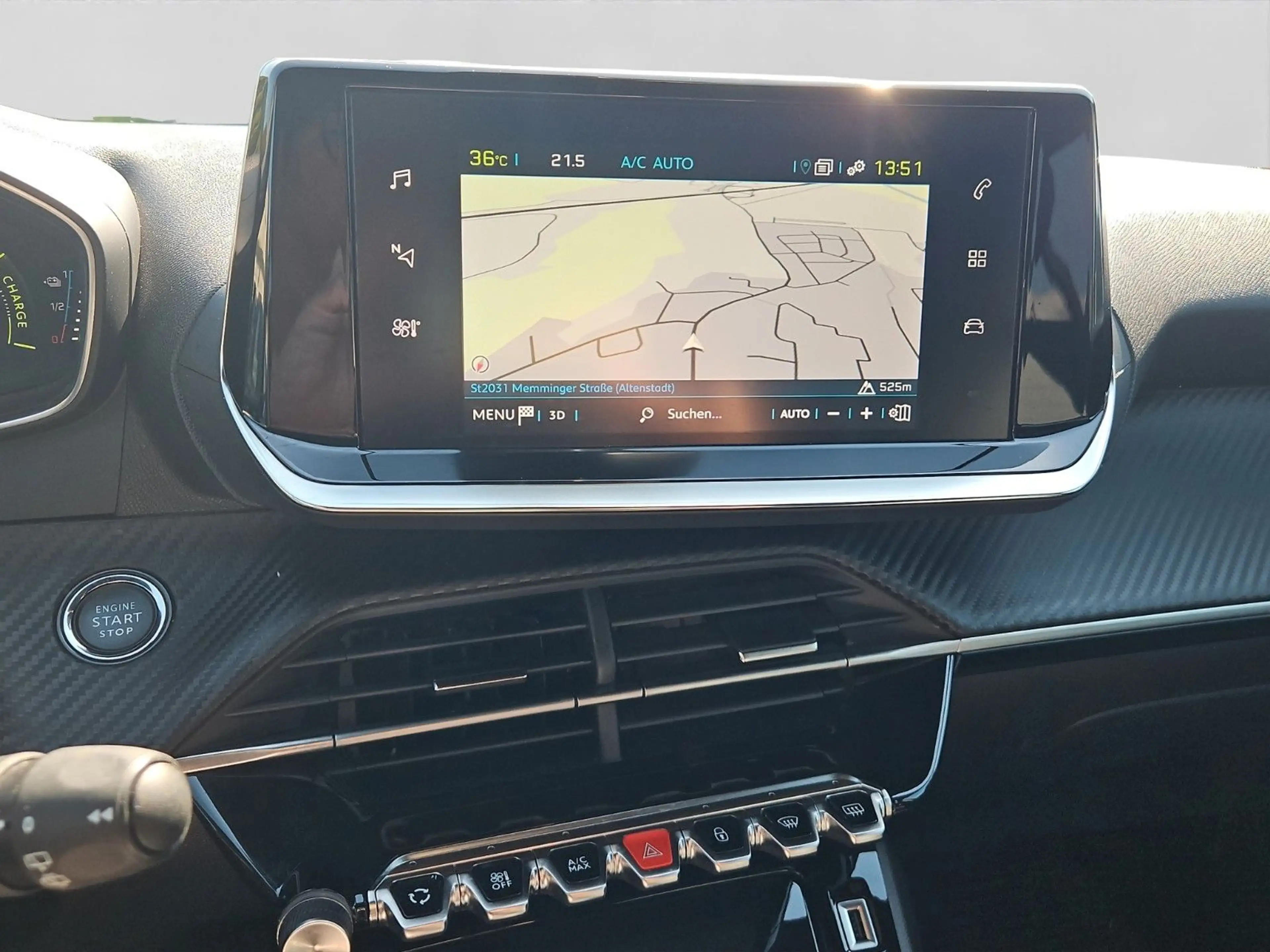 Peugeot 2008 e- Allure, Navi — photo 15