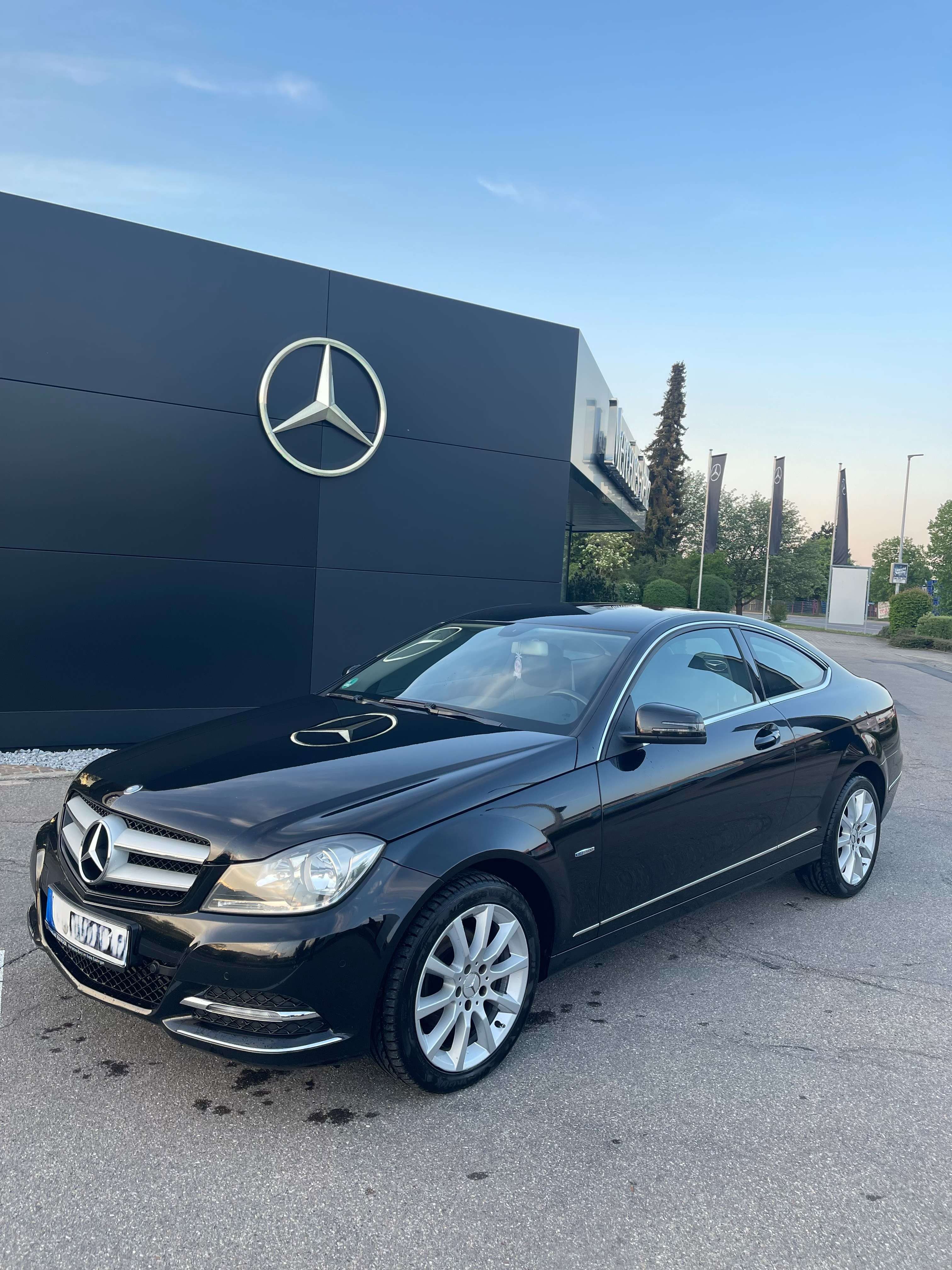 Second hand Mercedes Benz C-Class 