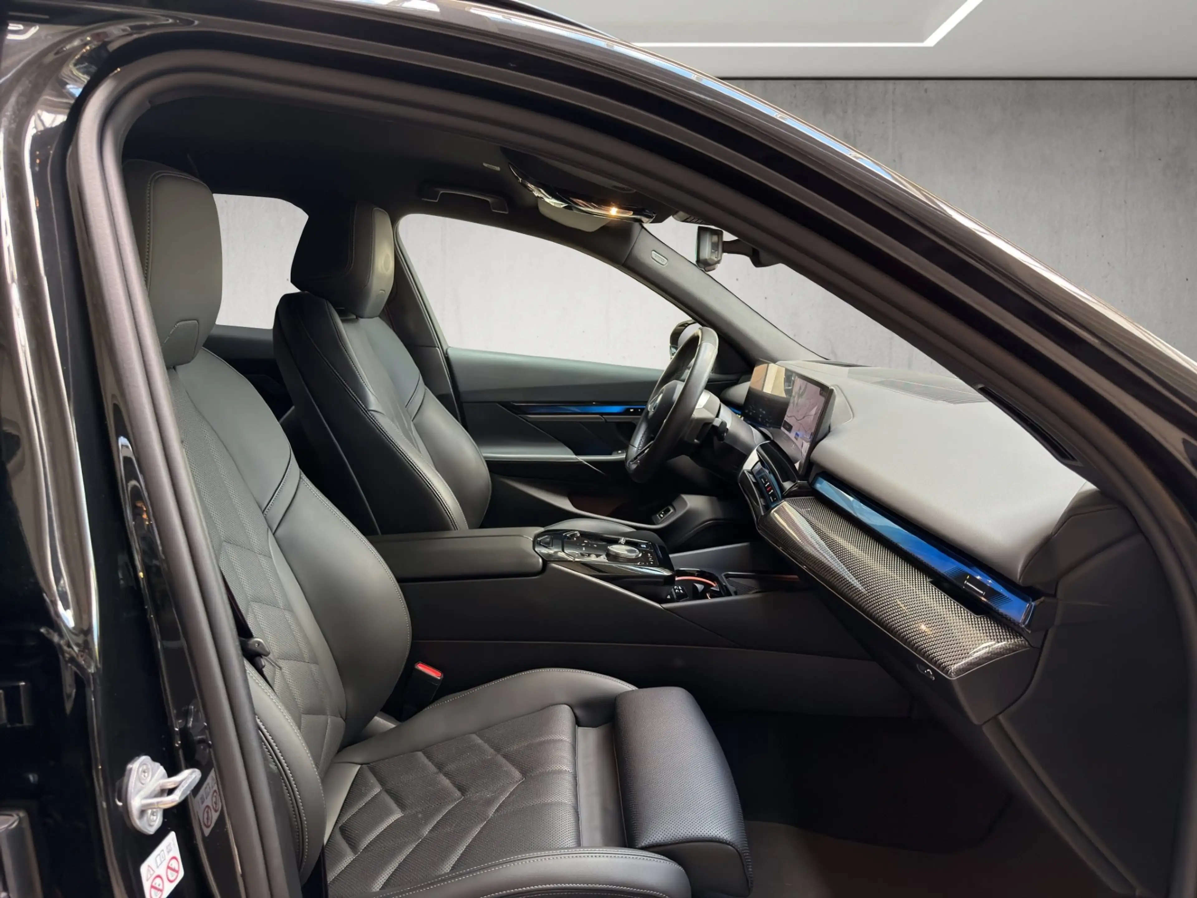 BMW i5 eDrive40 — photo 15