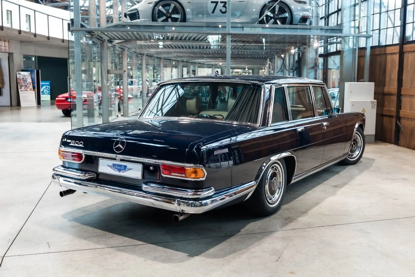 Mercedes-Benz 600 (W 100) | Deutsches Fahrzeug Albastru - 2