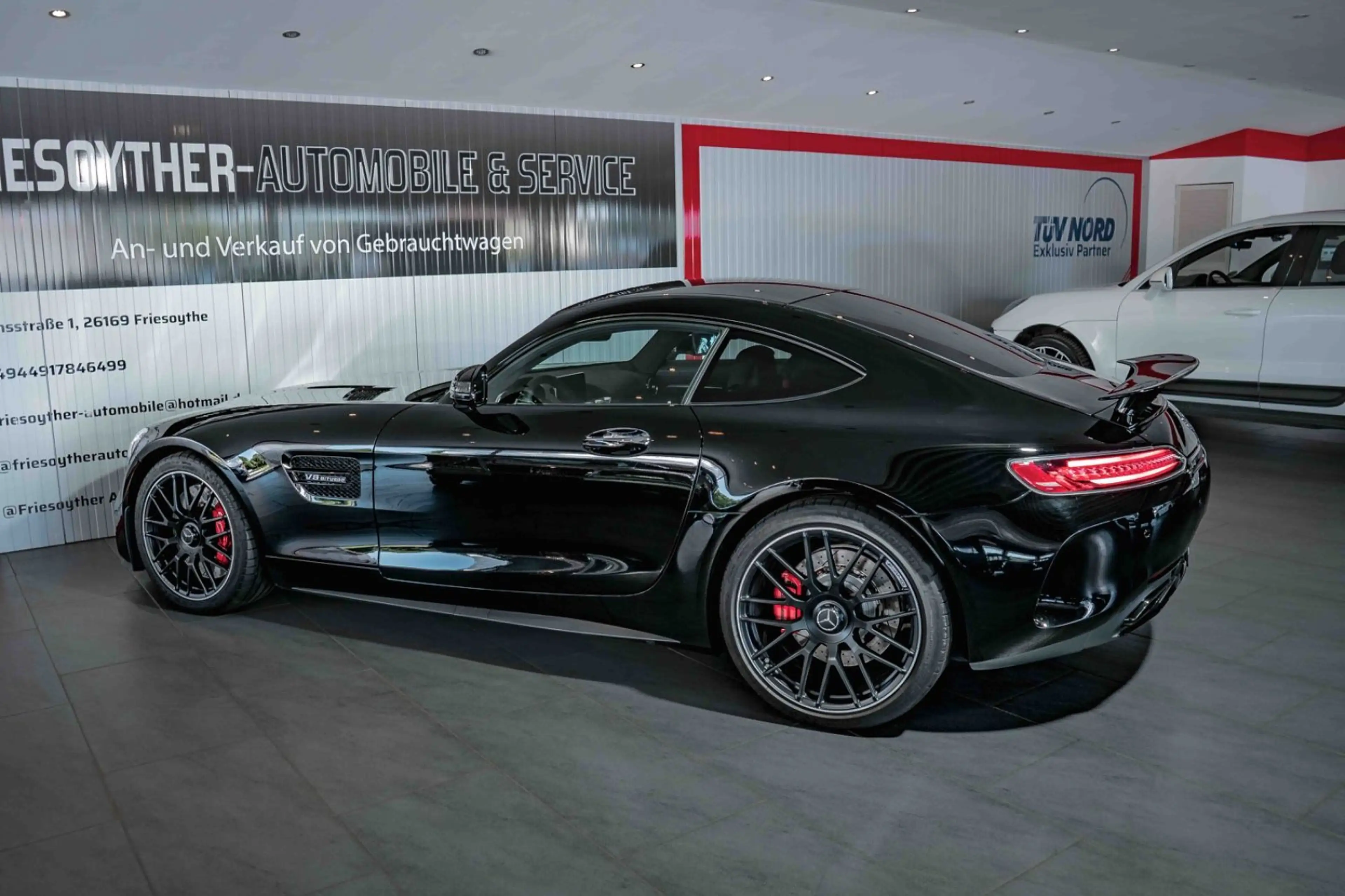 Mercedes-Benz AMG GT Coupé Aerodynamik Panorama Burmester — photo 8