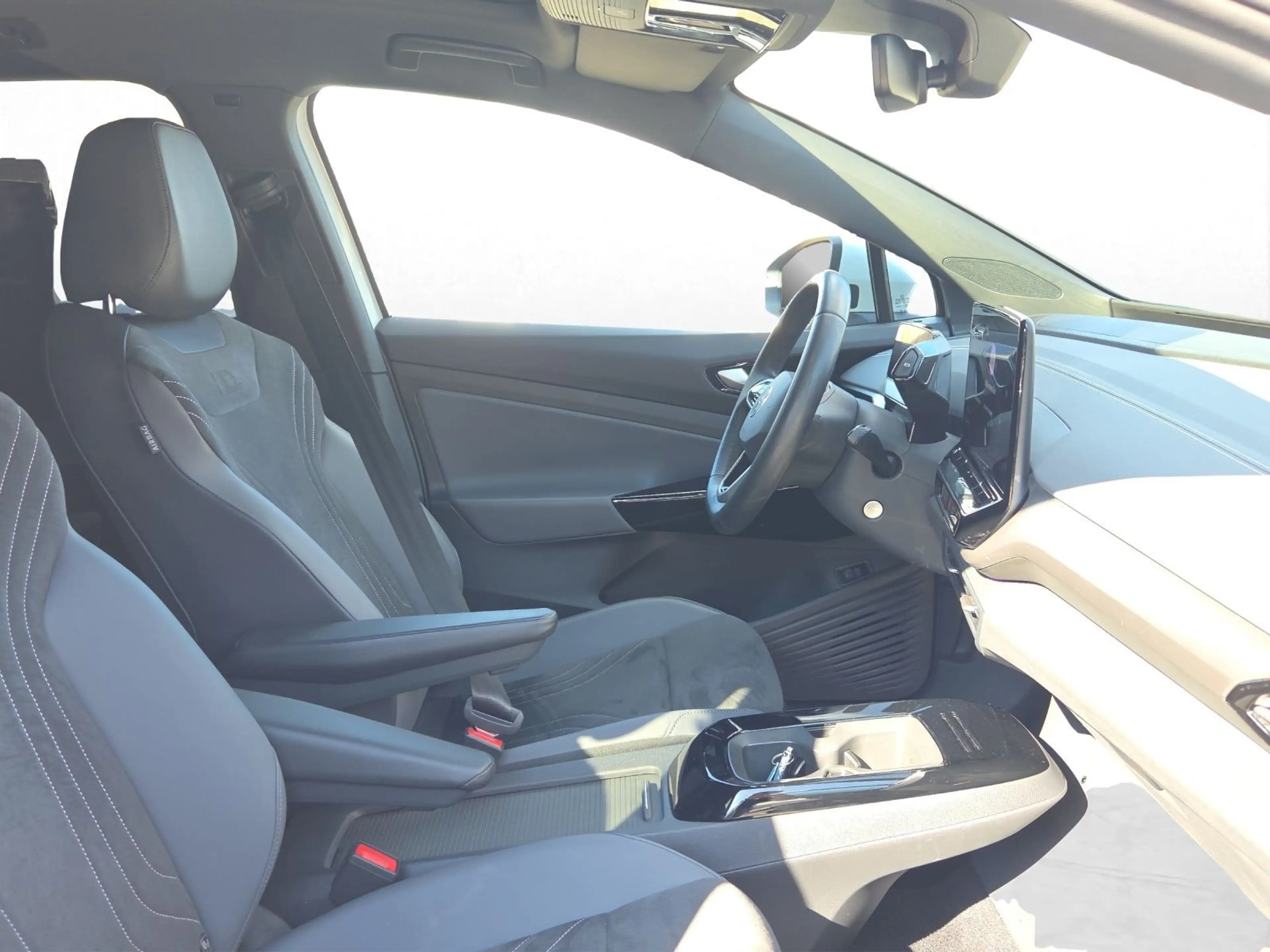 Volkswagen ID.5 Pro Performance Navi*Wärmep.*AHK*IQ-Light*I — photo 6