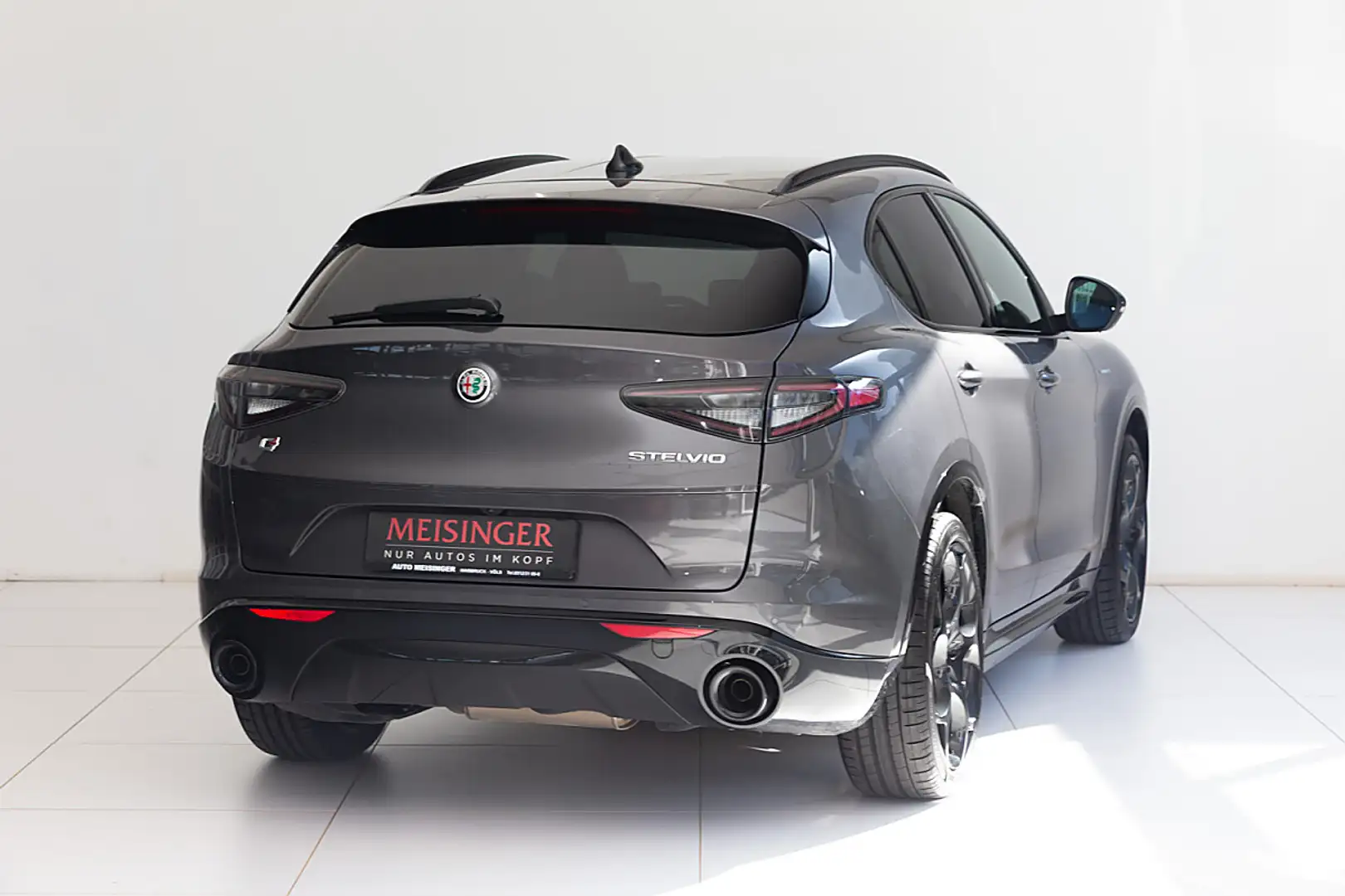 Alfa Romeo Stelvio Veloce 2,2 16V 210 AT8 Q4 Grau - 2