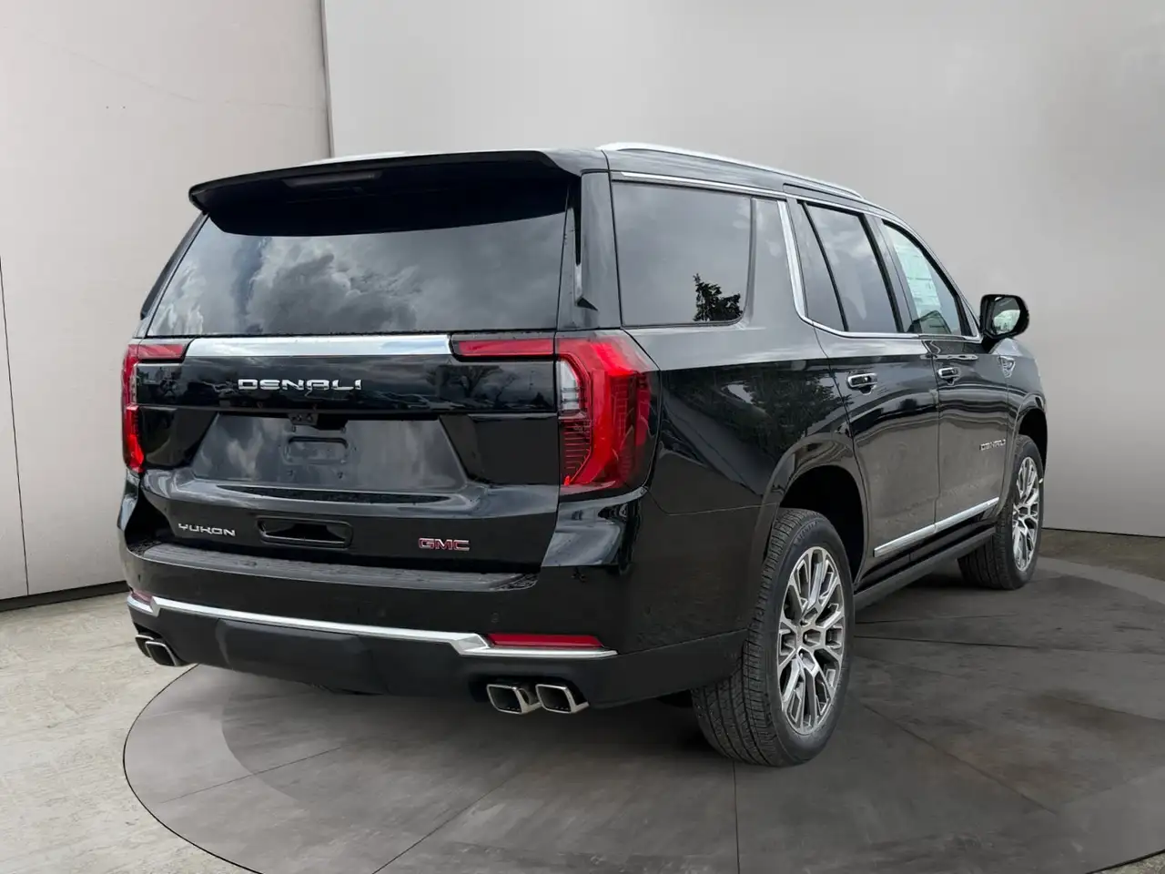 GMC Yukon снимка GMC Yukon