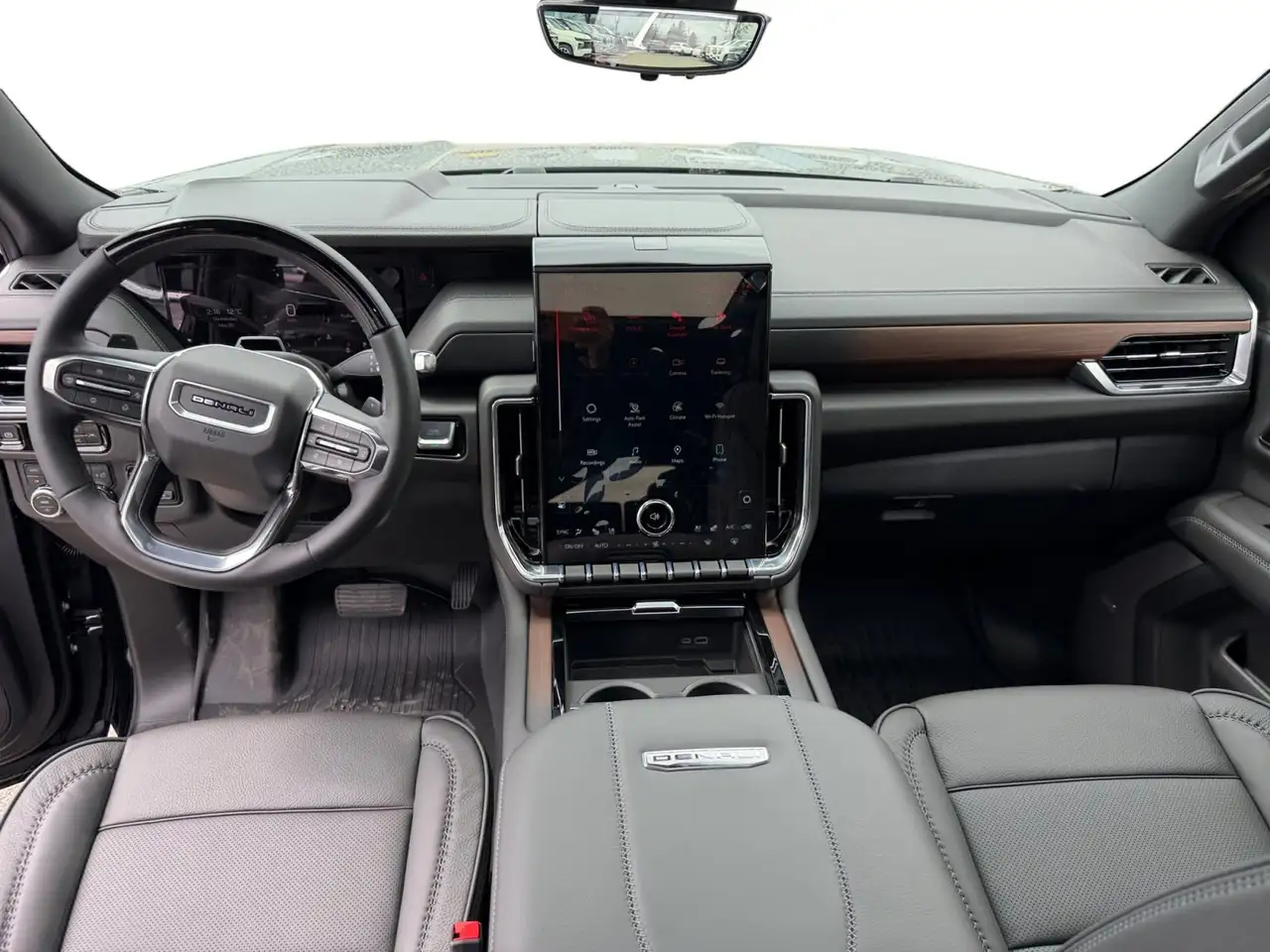 GMC Yukon снимка GMC Yukon