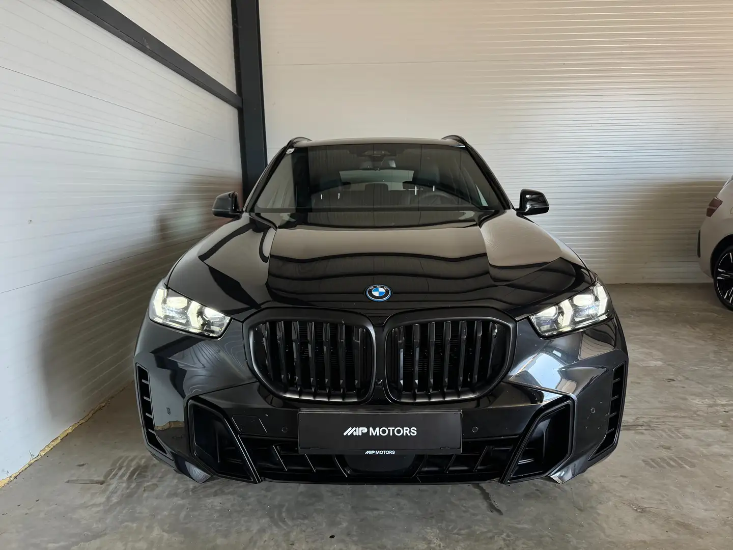 BMW X5 50 e M-PRO / HUD / AHK / 22" / INNO / PANO/ LUFT Noir - 2