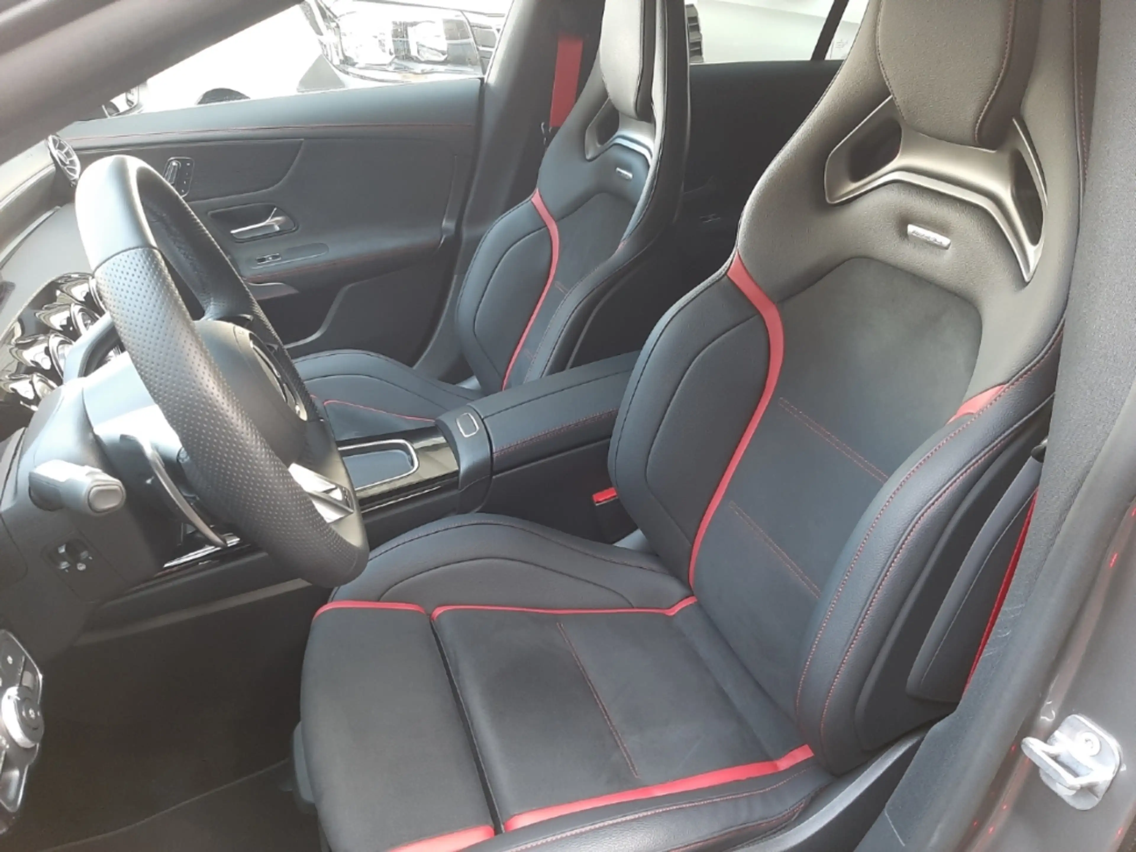 Mercedes-Benz CLA 35 AMG Perf.Sitze UPE 81.870,- — photo 6